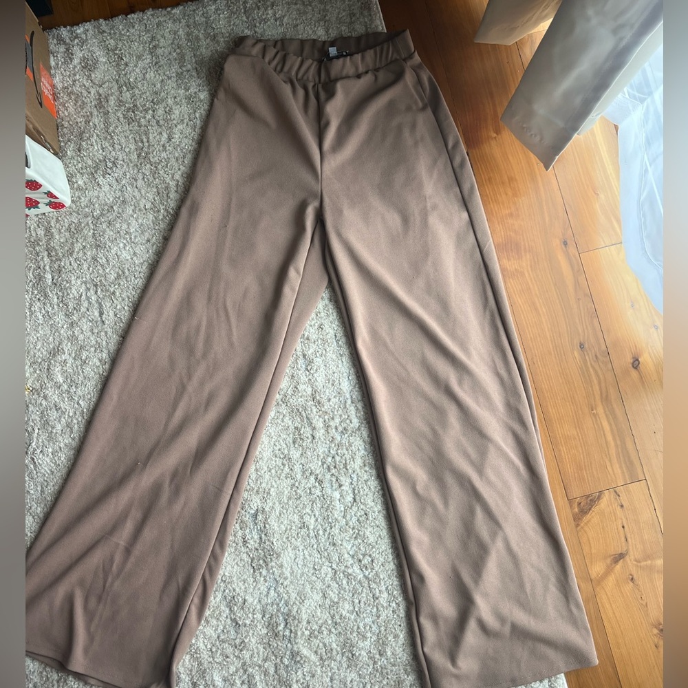 Wide leg trousers